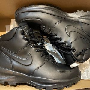 Nike Manoa Leather